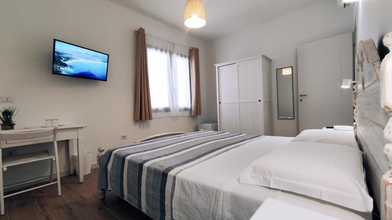 B&B Va' Pensiero Villasimius Buitenkant foto