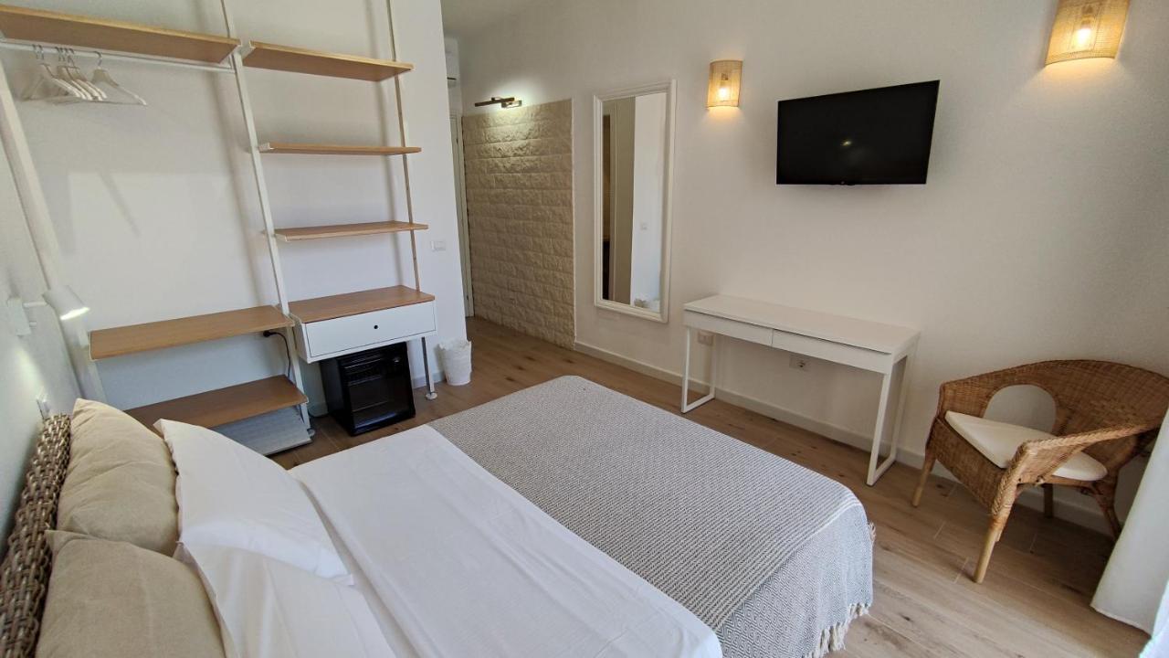 B&B Va' Pensiero Villasimius Buitenkant foto
